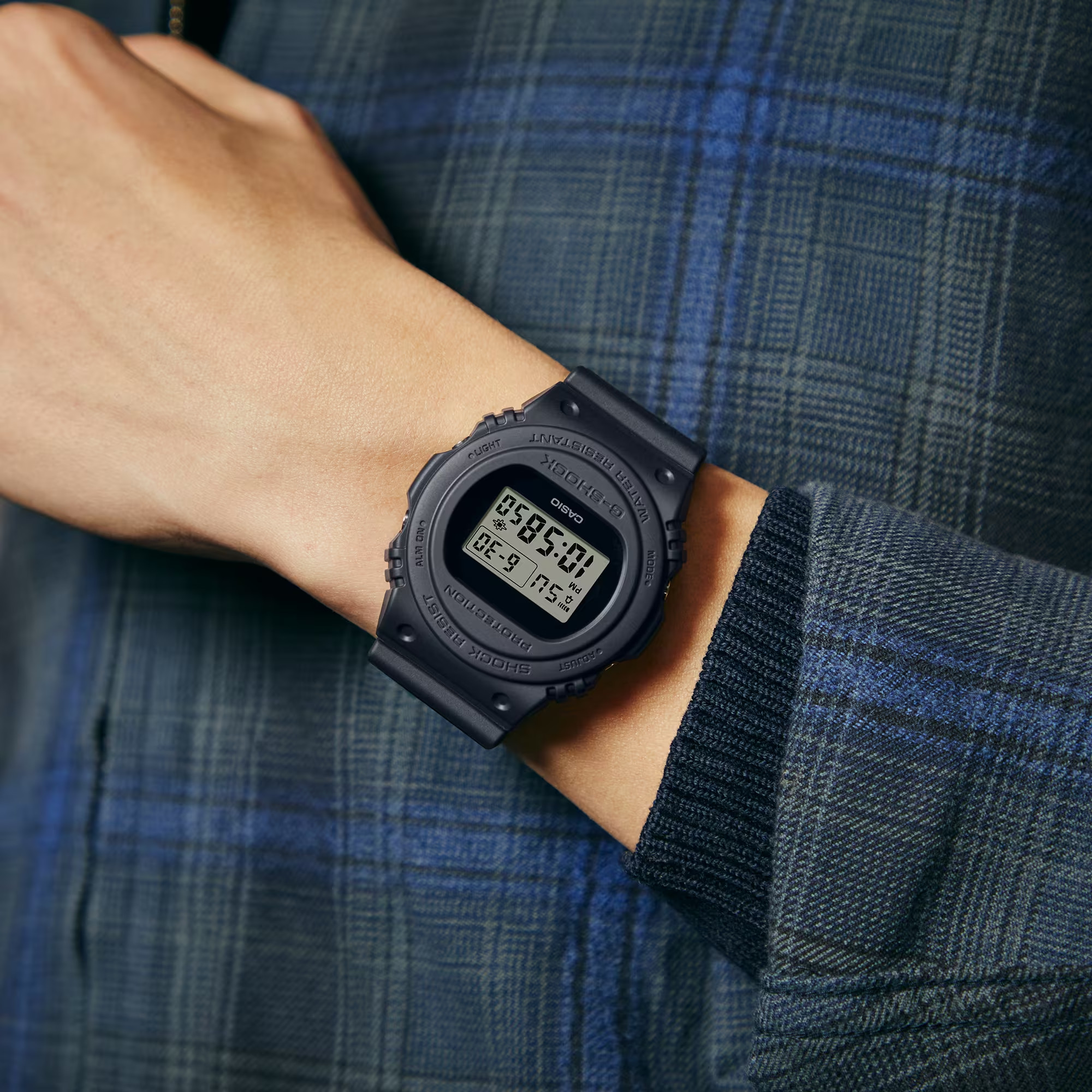 Đồng Hồ Nam Chính Hãng CASIO G-SHOCK DWE-5657RE-1